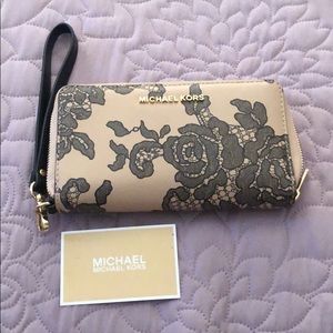 Michael Kors Wallet Wristlet